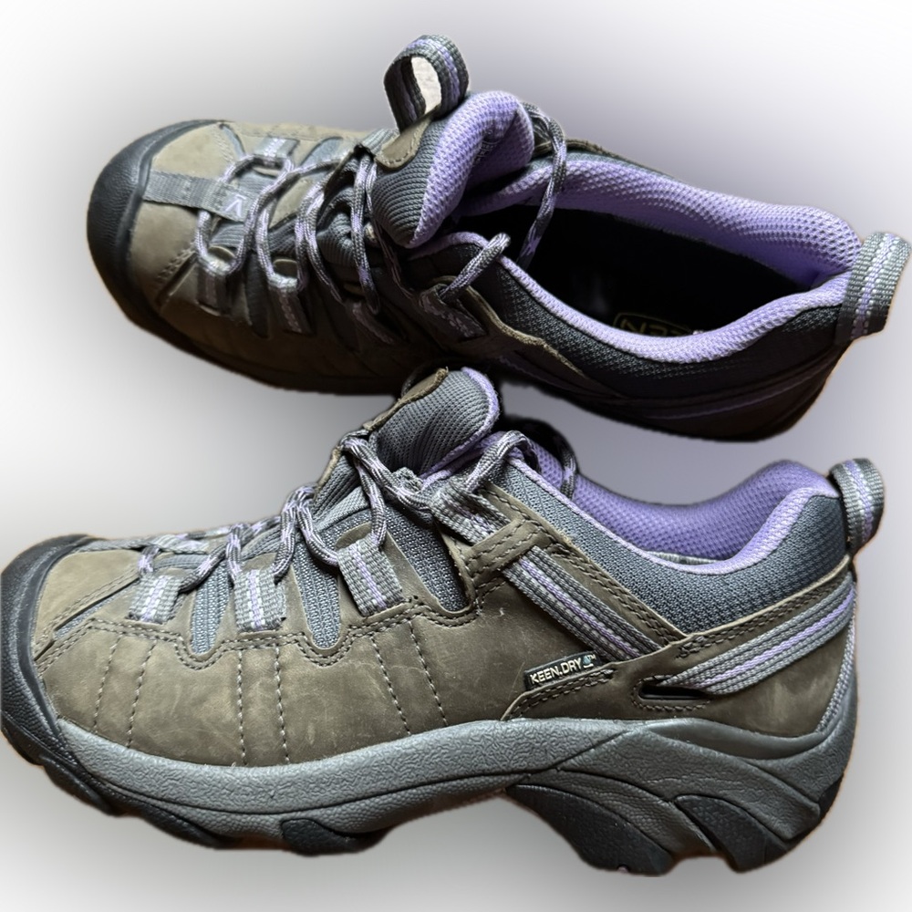 KEEN Women's Gray Hiking Shoes with Purple Lining